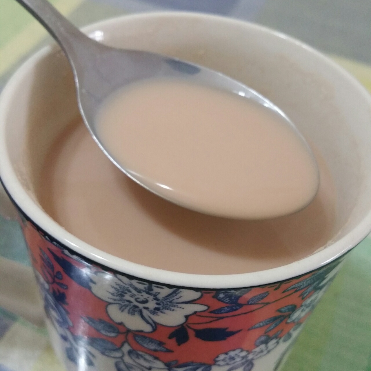 浓浓的锅煮奶茶