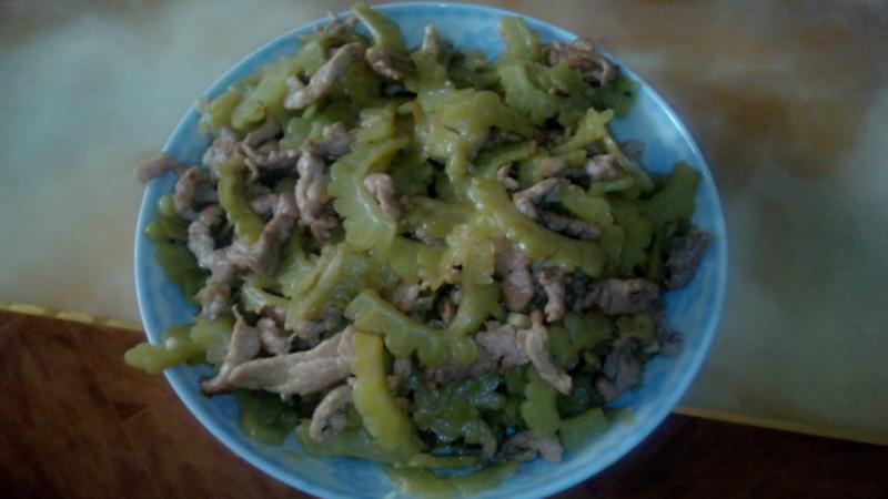 苦瓜炒肉片