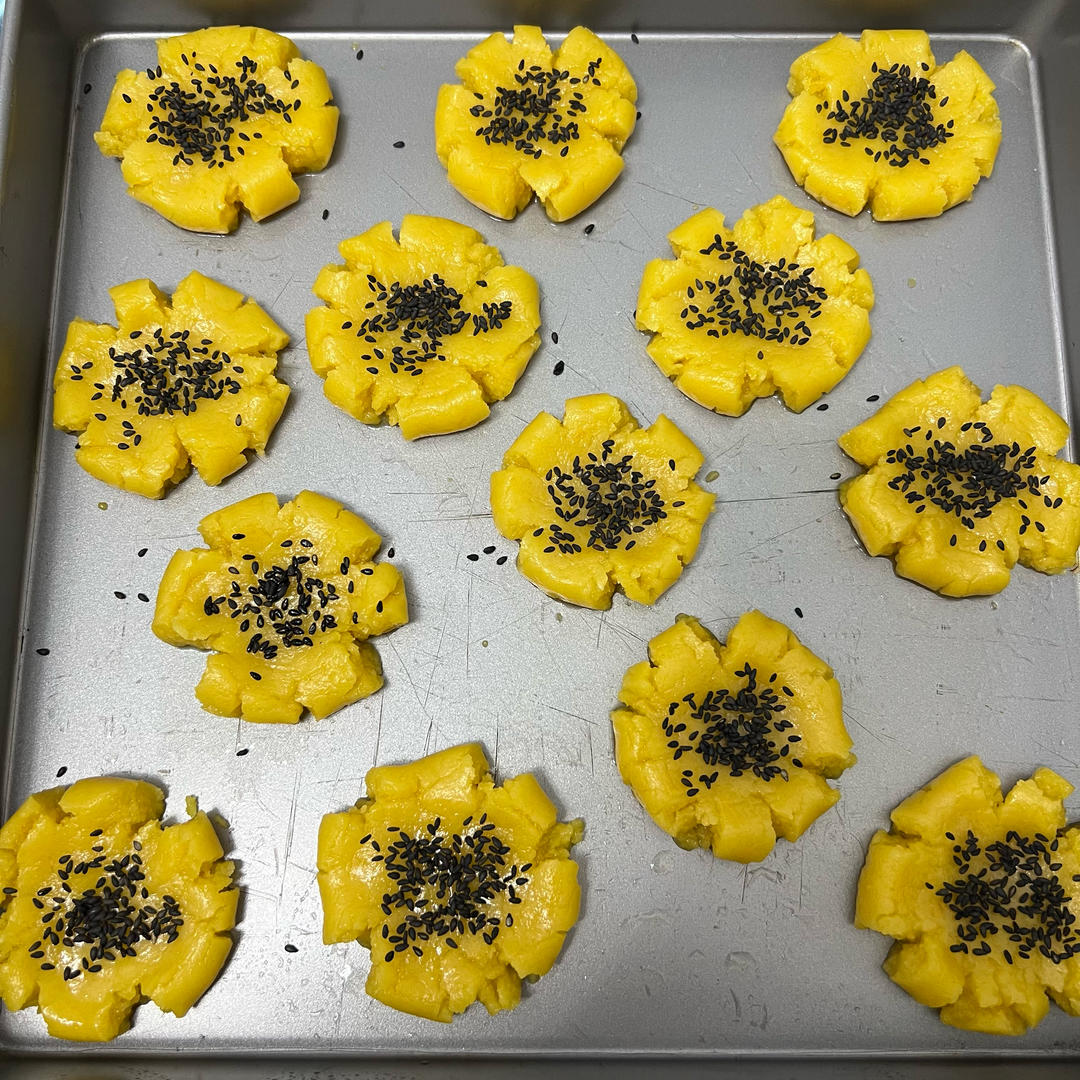 轻轻一按就碎掉的原味桃酥（不输猪油版）