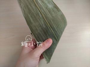 【杂粮咸菜黄米粽子】三角形粽的做法 步骤7