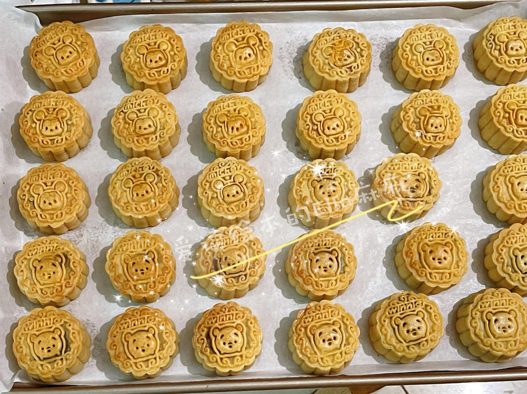 广式月饼—蛋黄莲蓉月饼