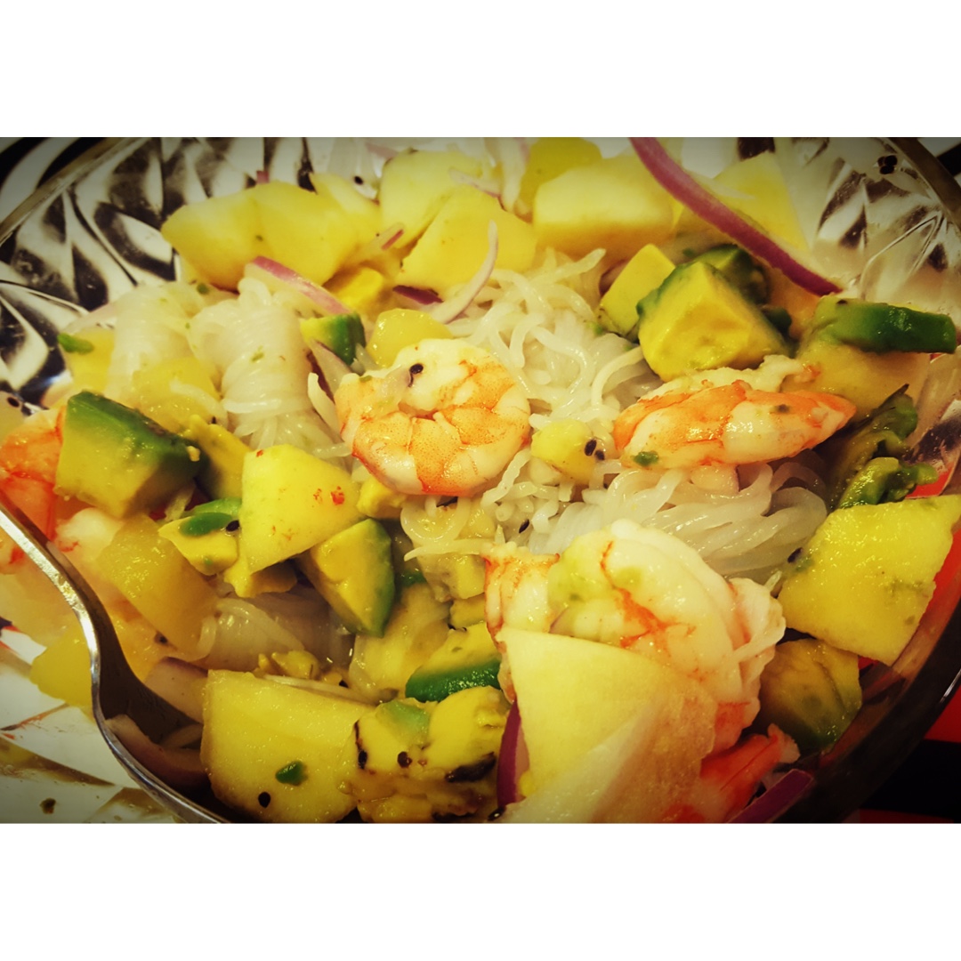 泰式蝦仁牛魔芋絲水果沙拉