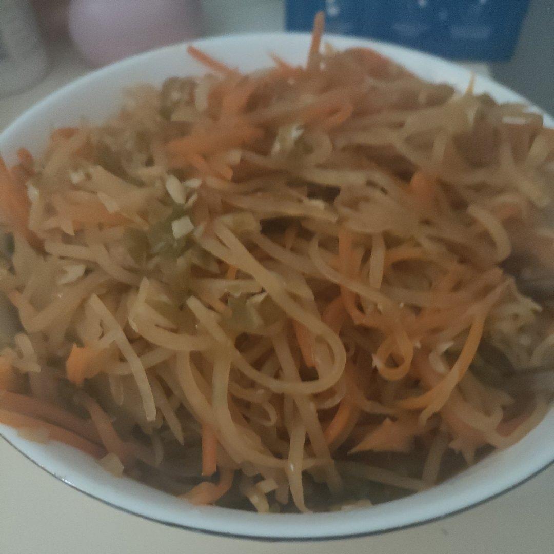 炒胡萝卜土豆丝