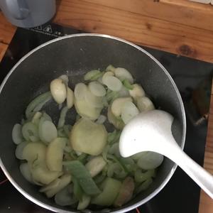 牛腩丁烧土豆的做法 步骤3