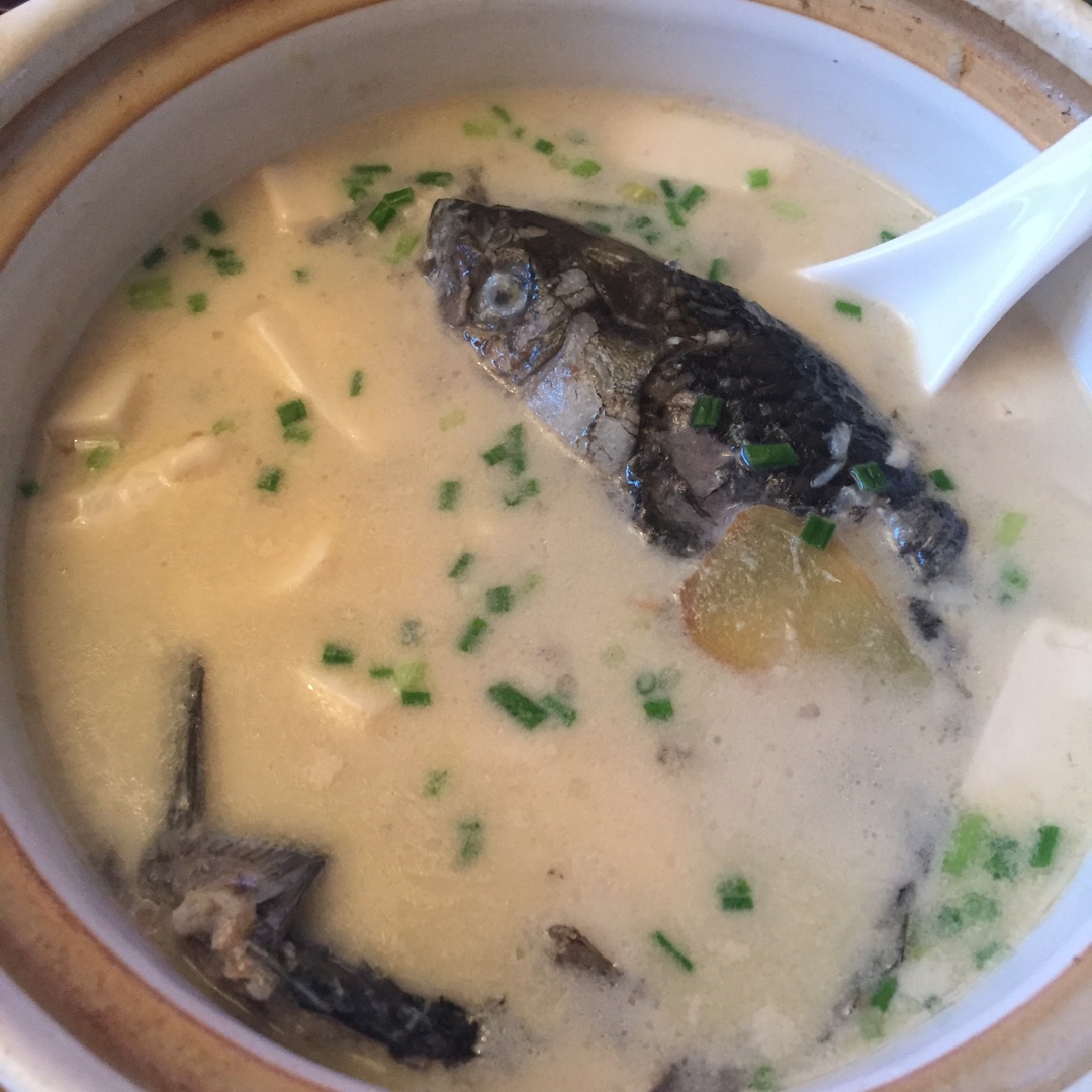 鲫鱼豆腐汤