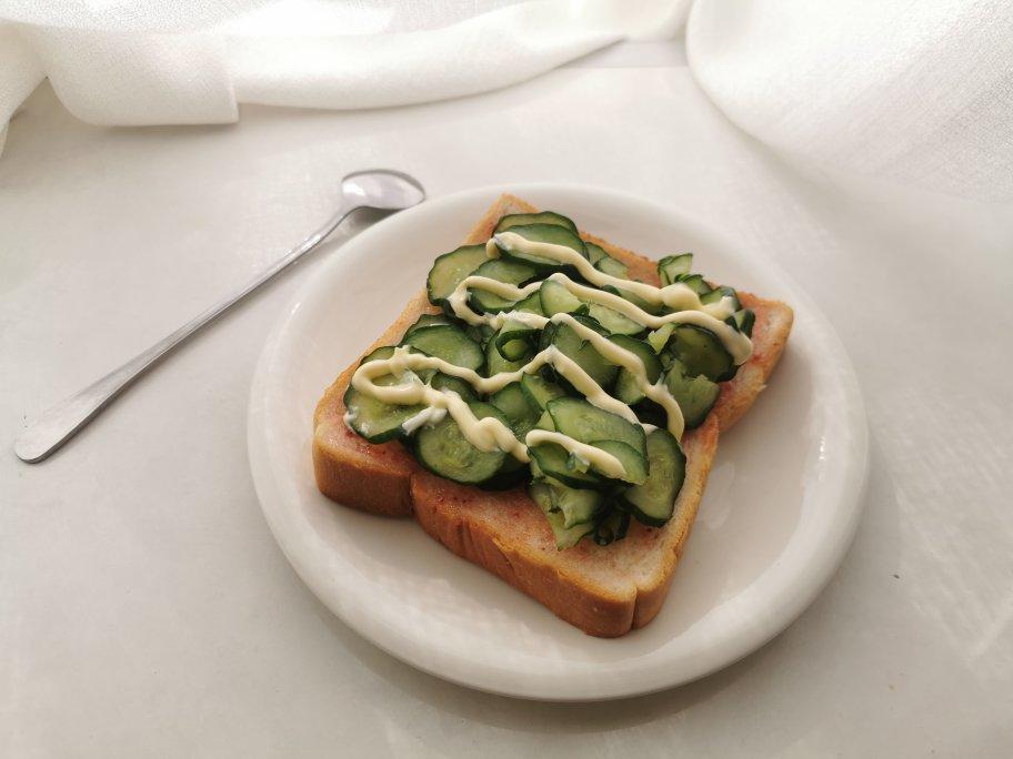 超清新又简单的吐司吃法！黄瓜吐司