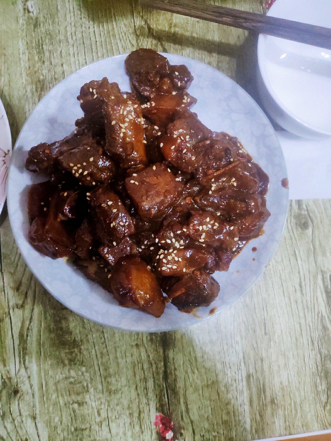 酱香土豆排骨