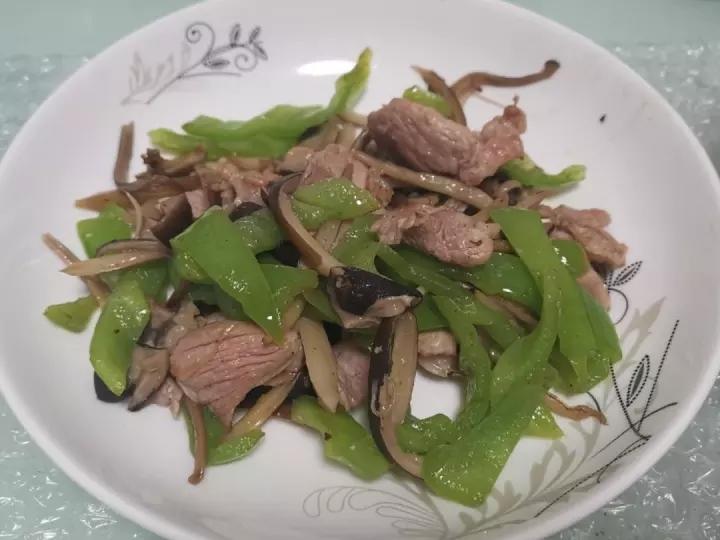 青椒炒鸡枞