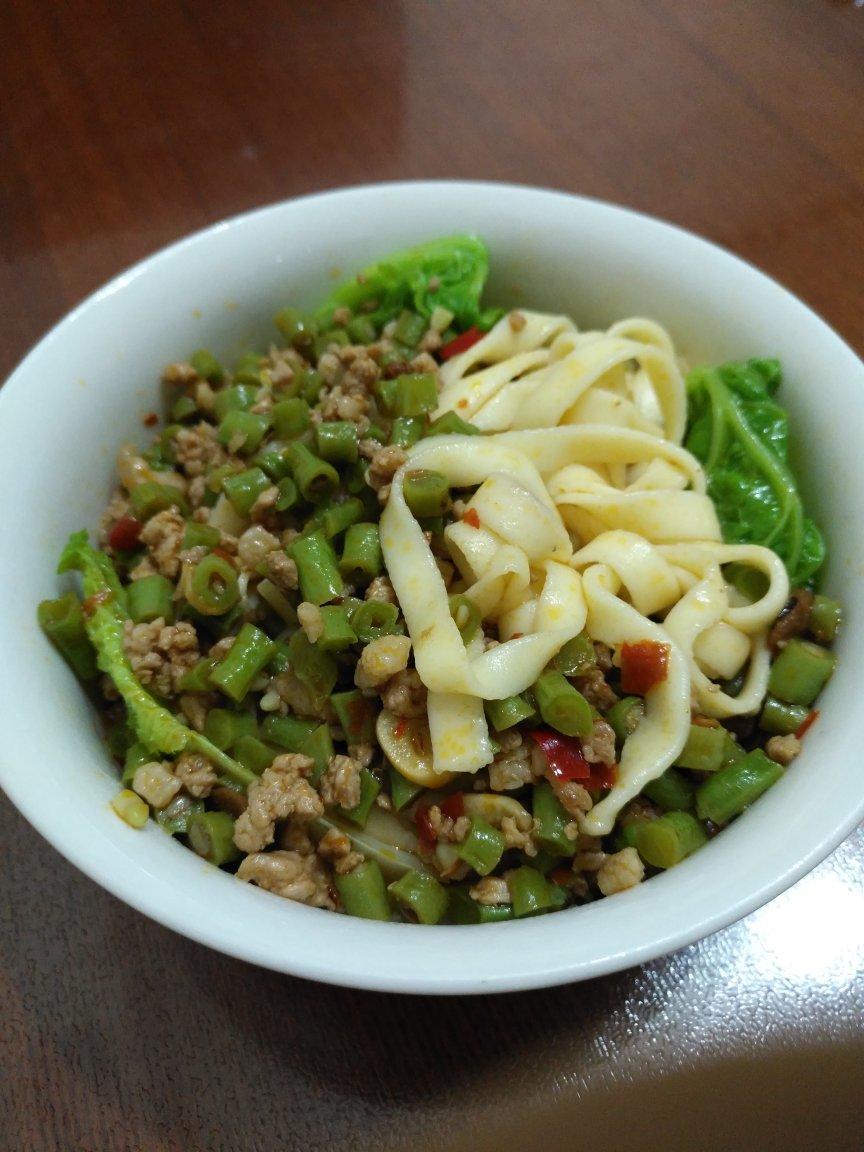 阿春的厨房做的肉末豆角盖浇面