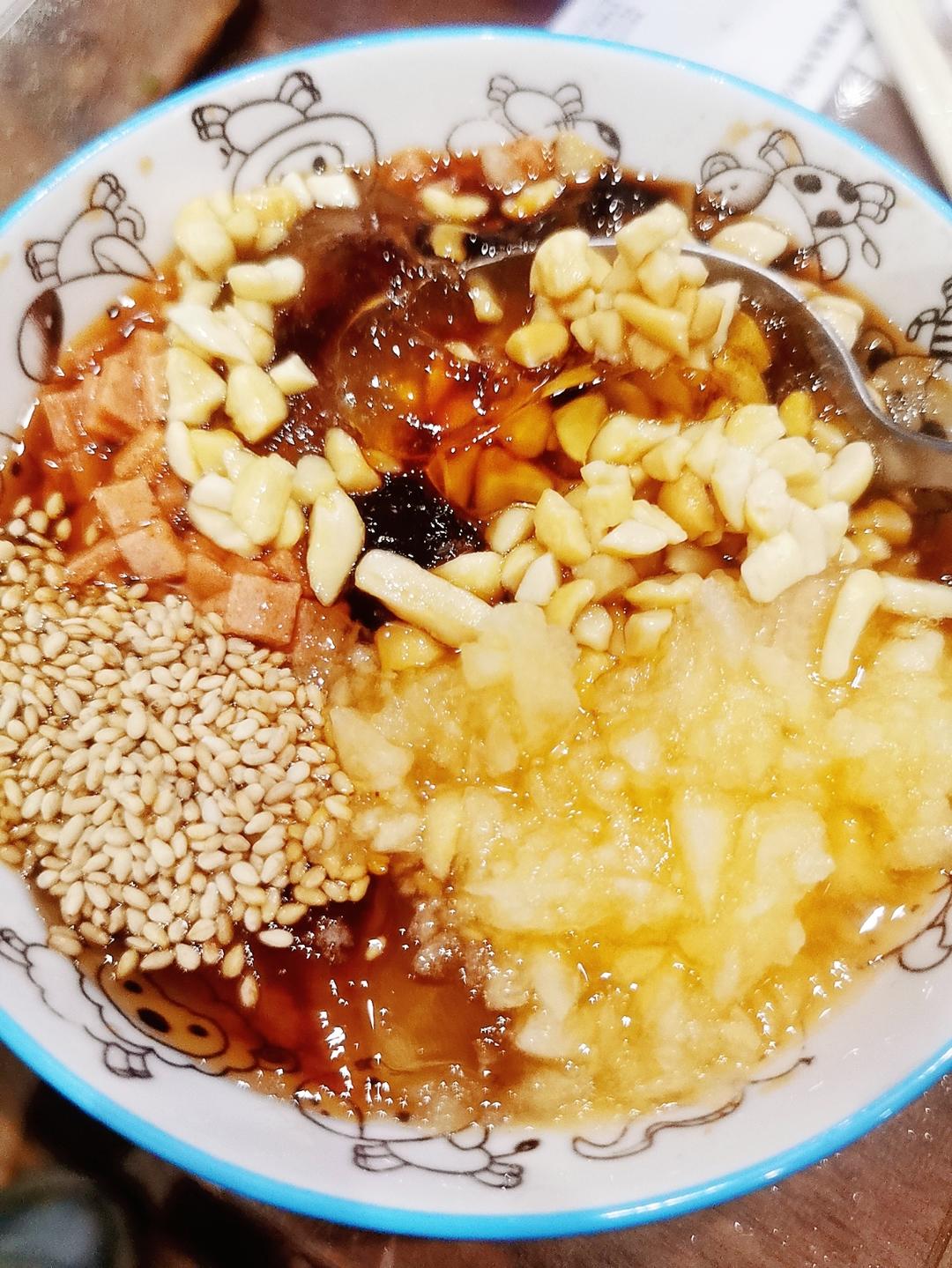 自制晶莹剔透、口感凉滑的——冰粉粉