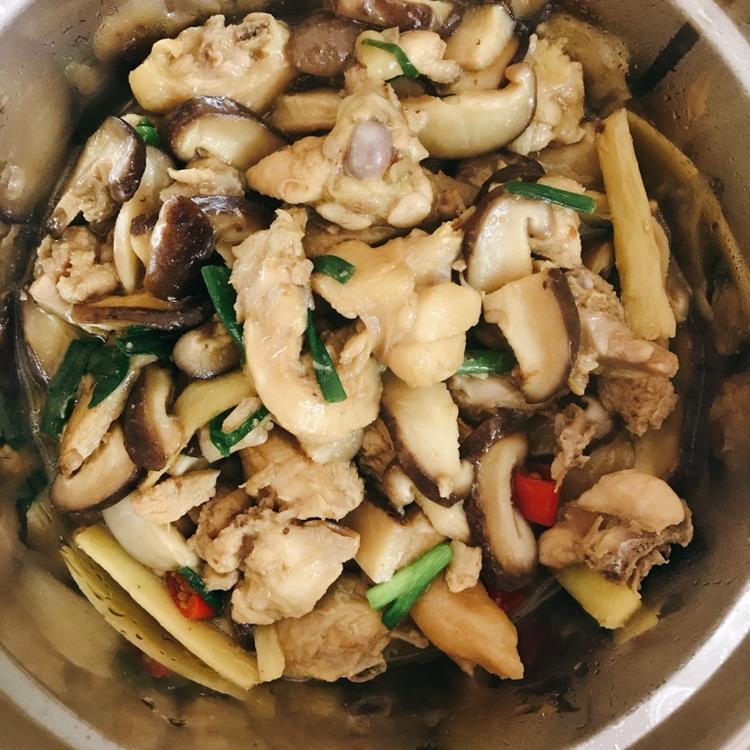 香菇焖鸡