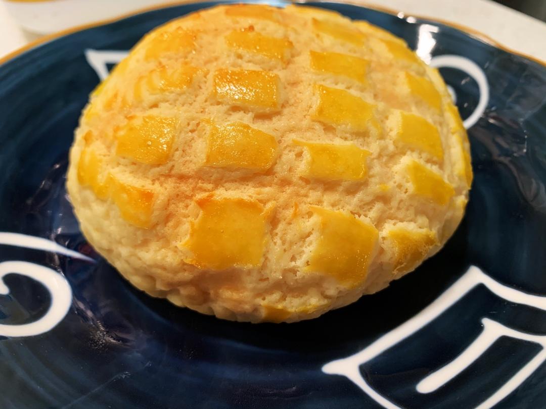 好吃到炸裂的港式菠萝包（附带制作酥皮的小视频）