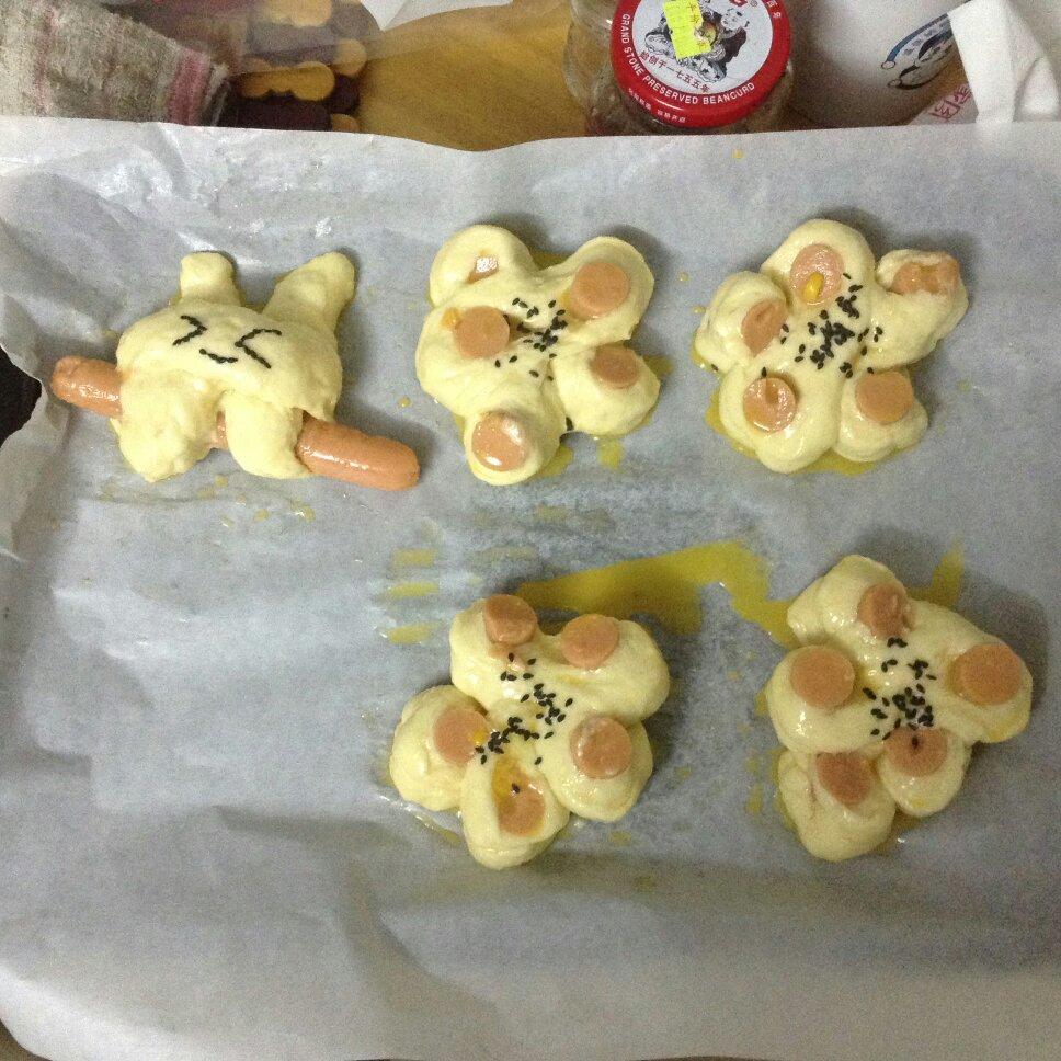 小兔子香肠面包