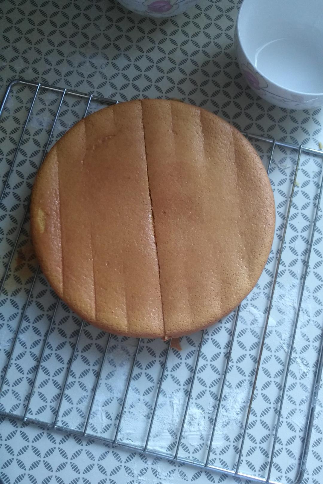 烤箱做蛋糕（戚风蛋糕的做法）