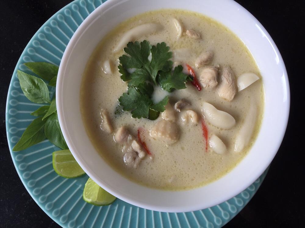 Thai Tom Kha Gai泰式椰奶鸡汤的做法 步骤10