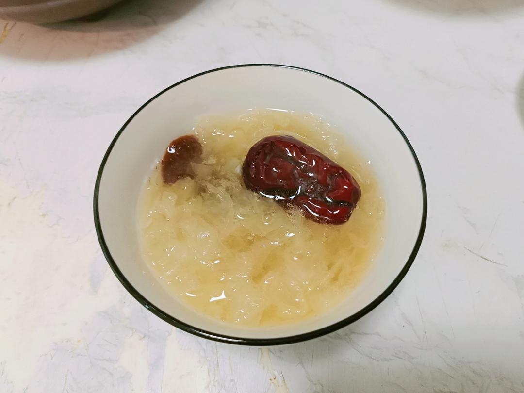 无敌好喝❗️快速熬出胶的银耳羹😋美容又养颜