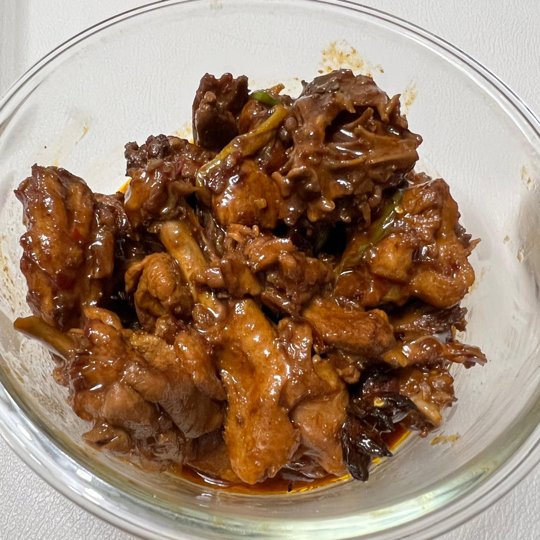 传统正宗的啤酒鸭配方和做法，鲜嫩香浓，只需炒千万不要焯水