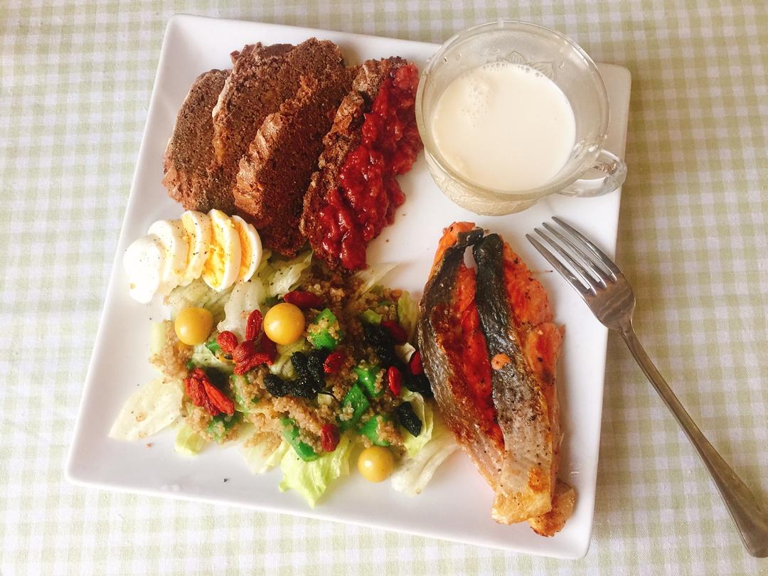 每天，叫醒我的是早餐