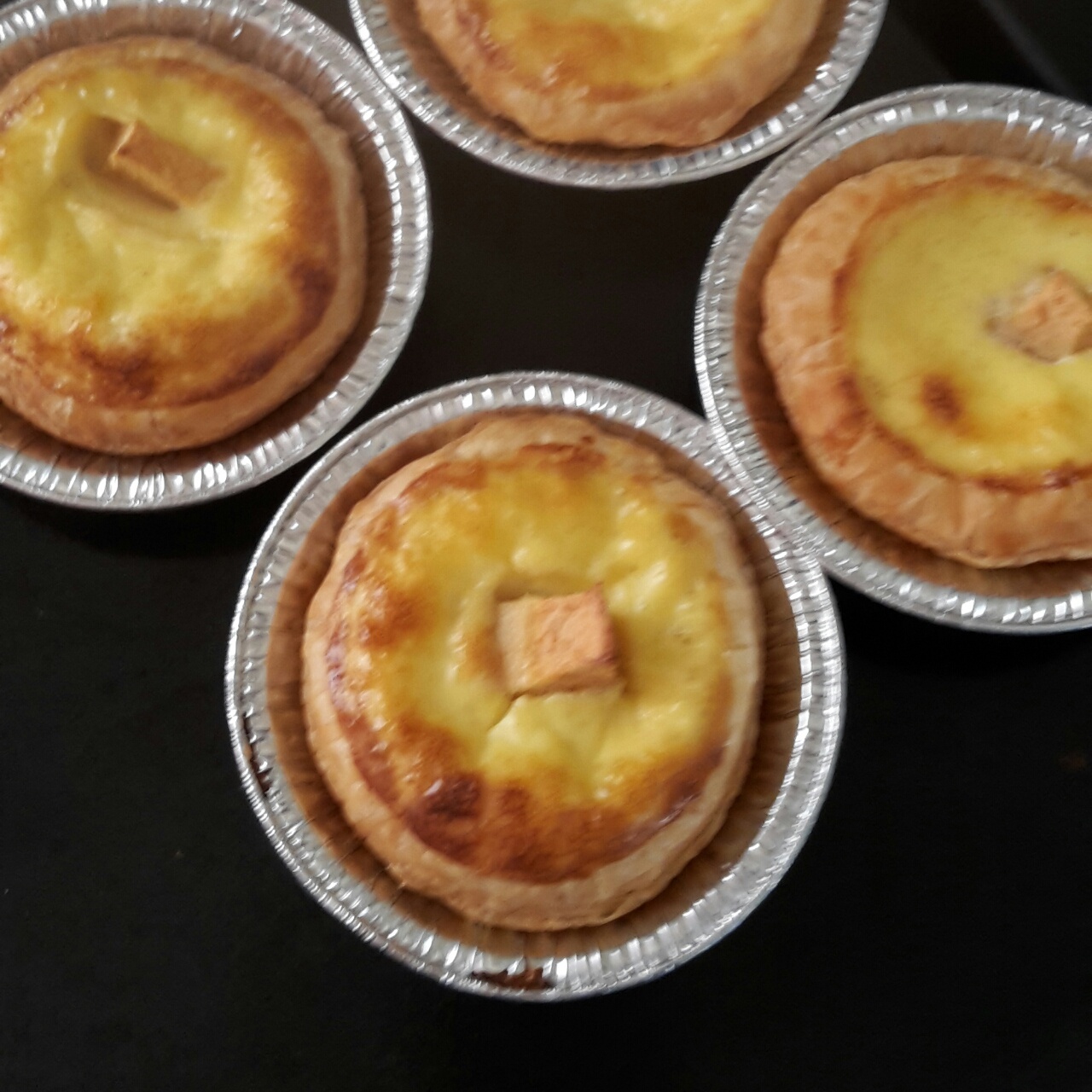 不用千层酥皮也能做出美味蛋挞【港式蛋挞】