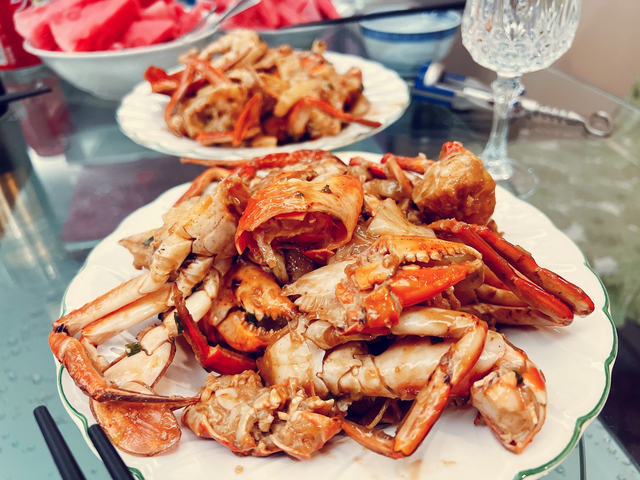 鲜香美味青蟹炒年糕 又到了吃蟹的季节啦～的做法