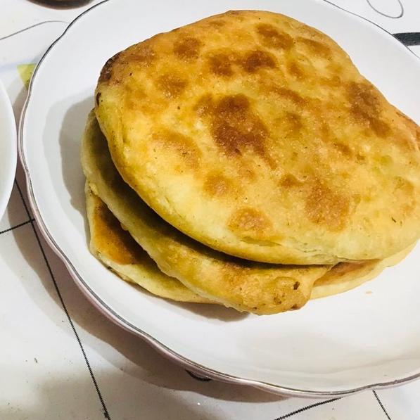 千层肉饼(不用活面的馅饼，饺子皮做)