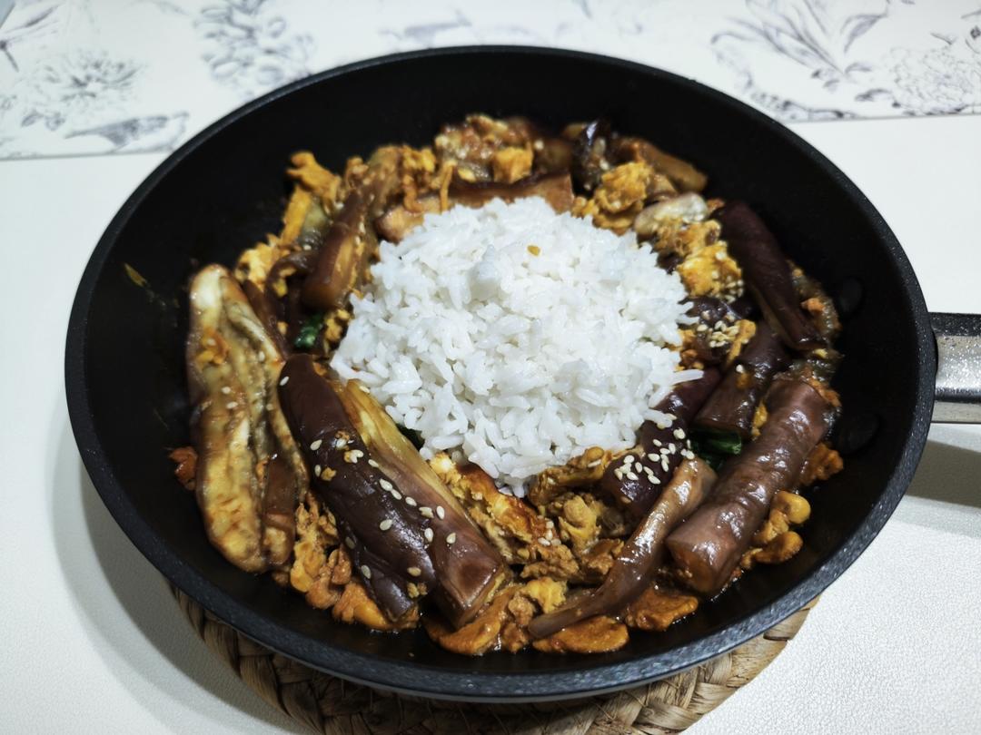 茄子的美味吃法🍆 低卡蒲烧茄子滑蛋盖饭