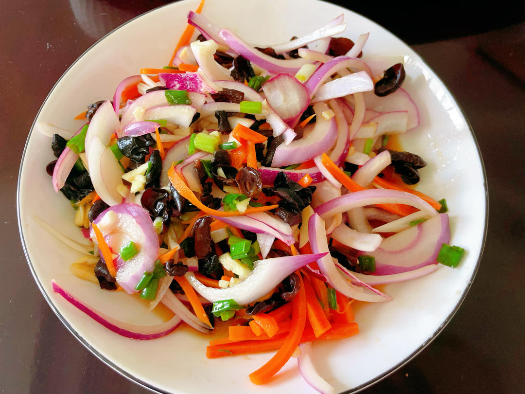 凉拌洋葱木耳