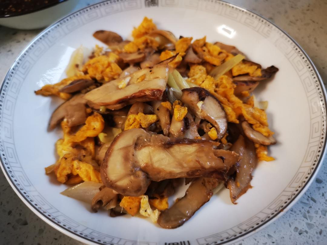 松茸炒鸡蛋