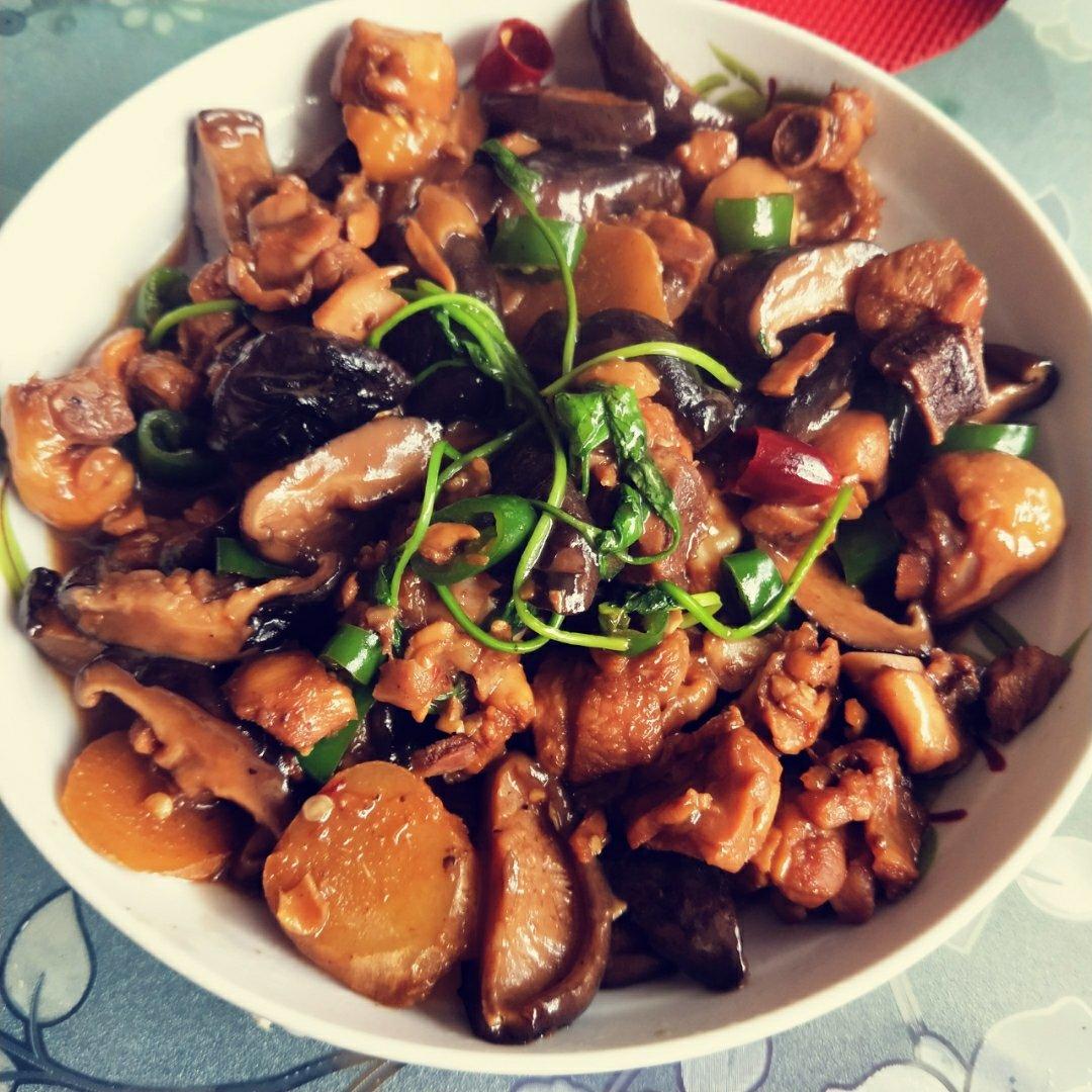 好吃到原地爆炸的黄焖鸡