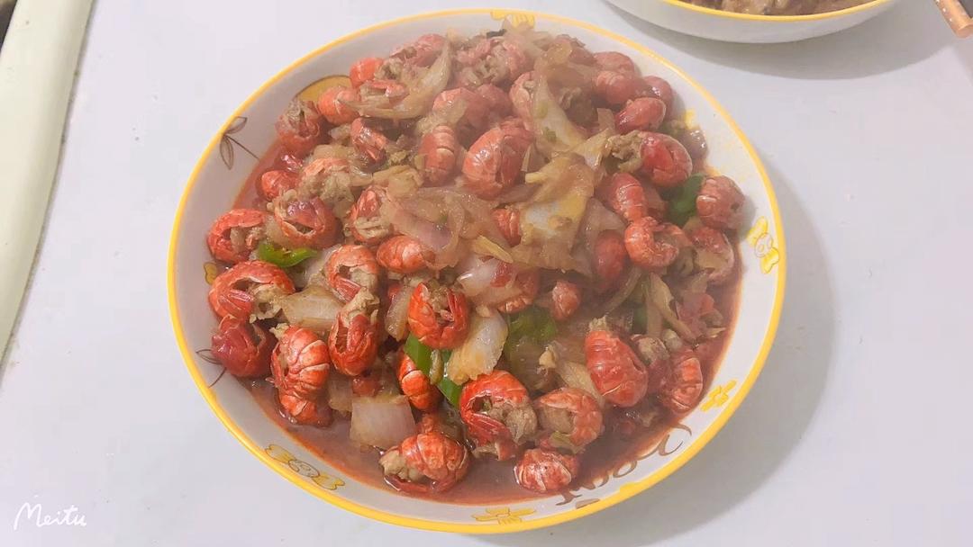 "虾"季来袭🔥请你吃啤酒香辣小龙虾虾尾