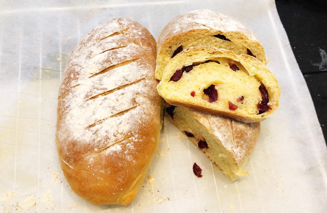 红豆/肉松麻薯软欧面包+石榴茶【曼食慢语】