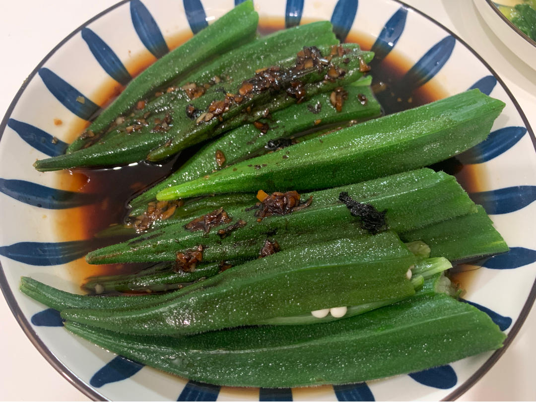 蒜蓉黄秋葵
