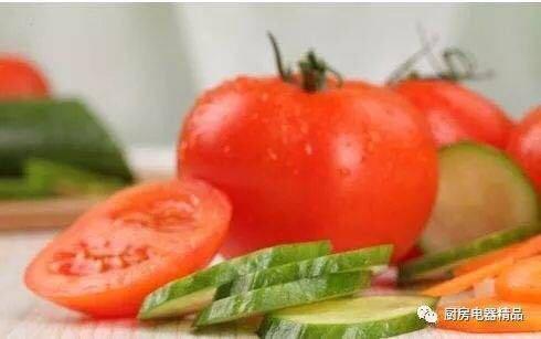 用新鲜杨梅做的杨梅汁
