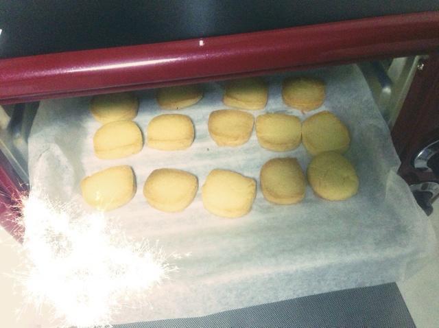 白小黄饼干的做法