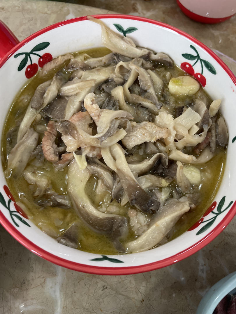 平菇/海鲜菇炒肉