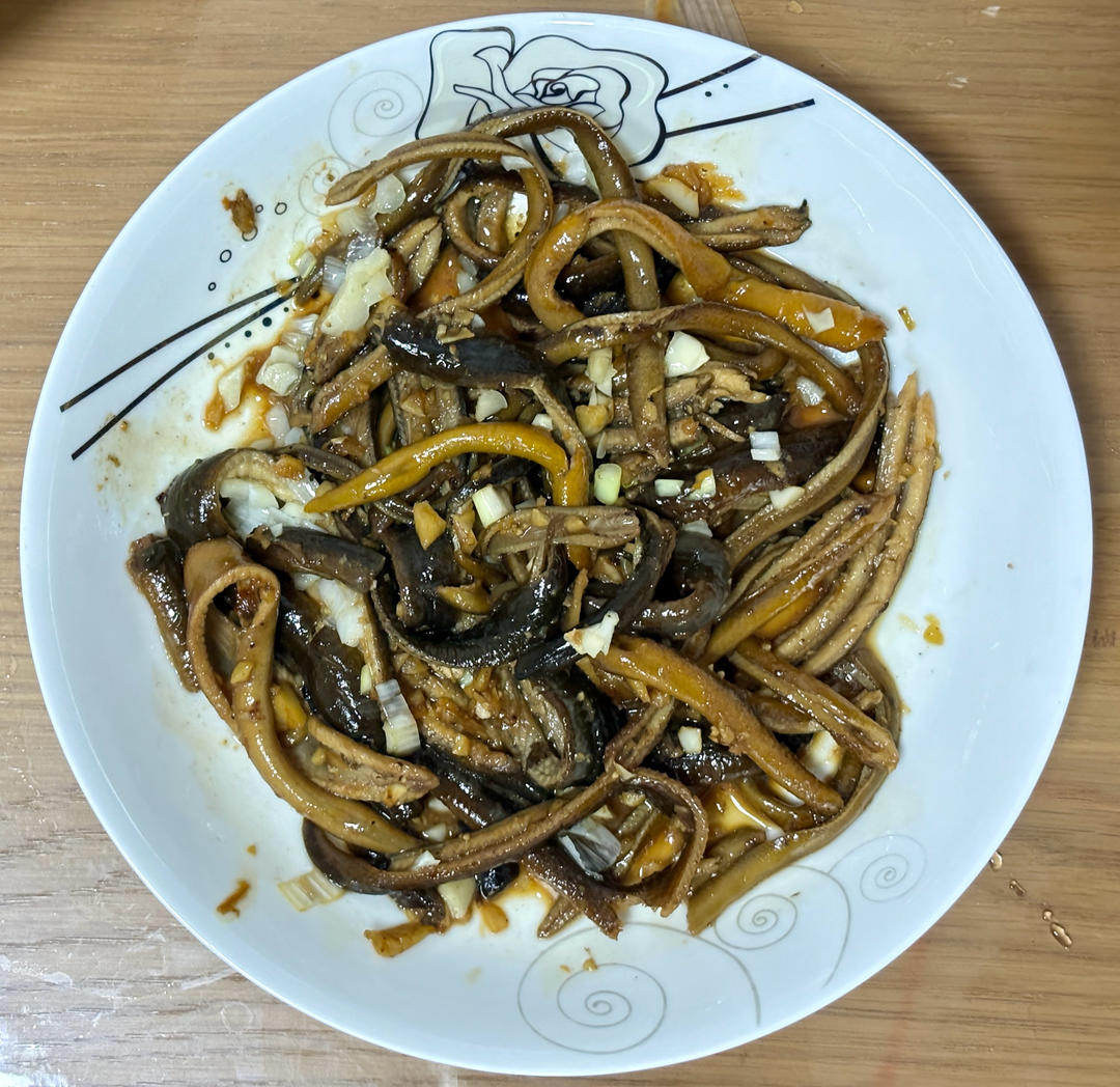 这碗响油鳝糊一吃，就算到了夏天了。