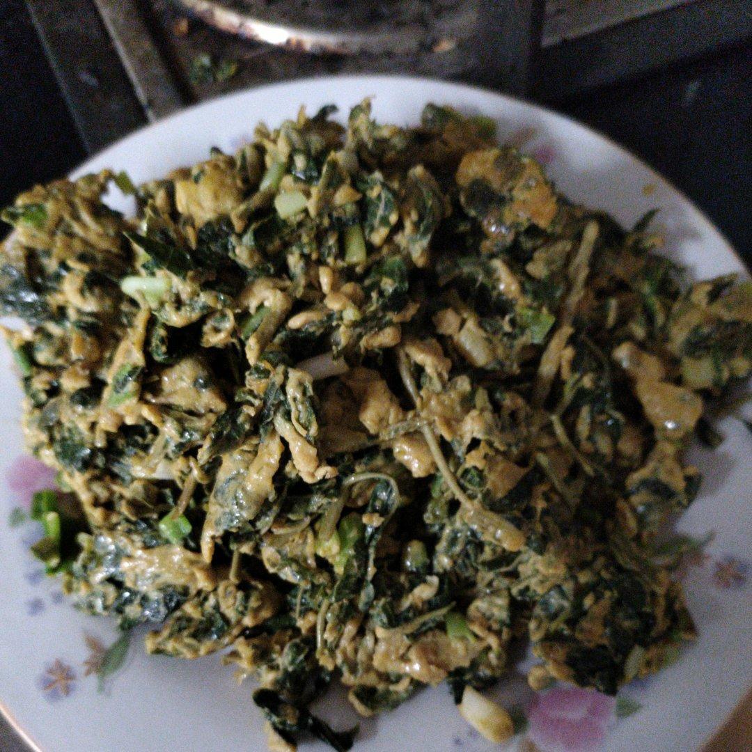 香椿芽炒鸡蛋