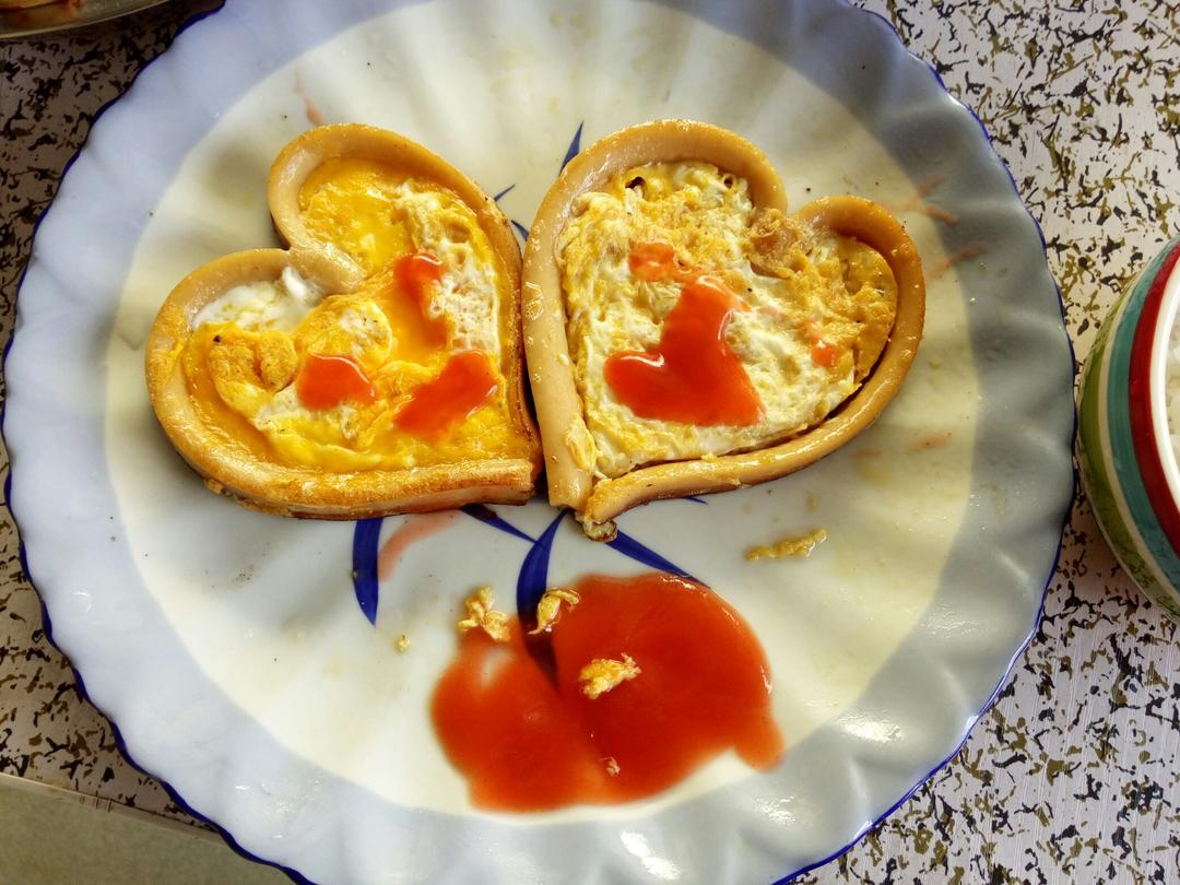 小小小蛋壳做的爱心煎蛋