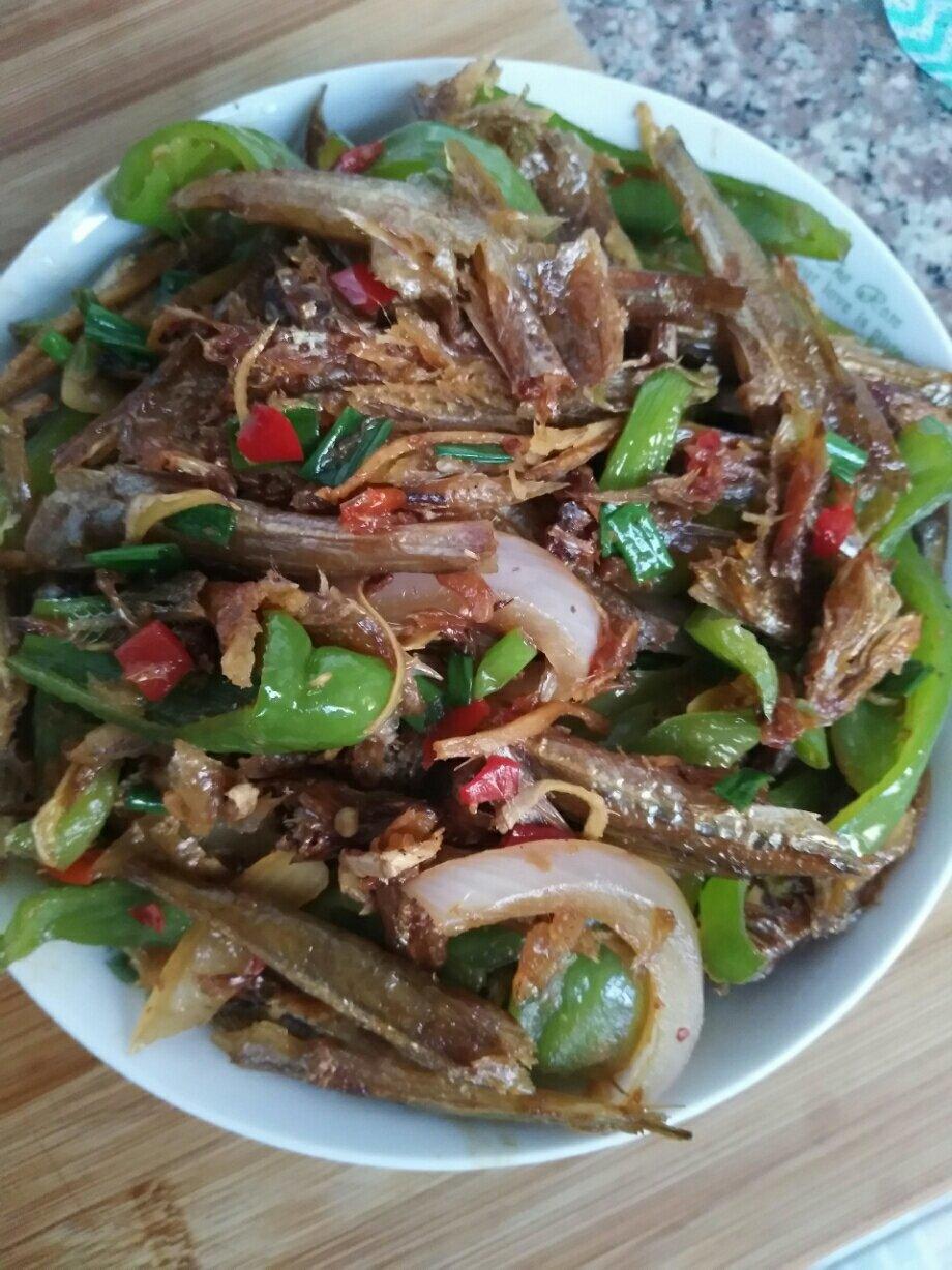 辣椒炒小鱼干(淡水鱼)
