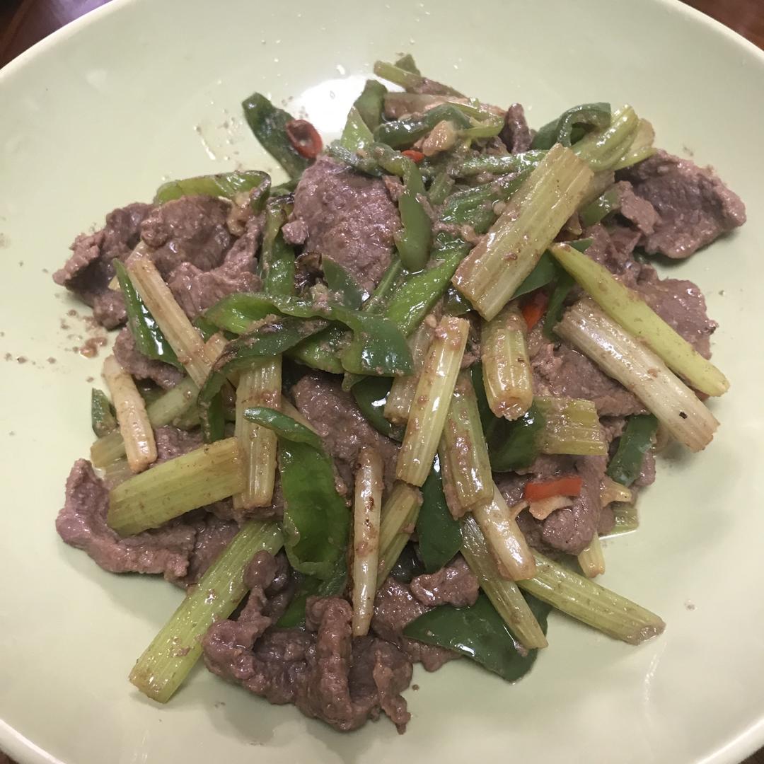 芹菜炒牛肉，鲜香嫩滑有三招