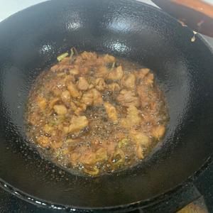 土豆辣子炒五花肉的做法 步骤4