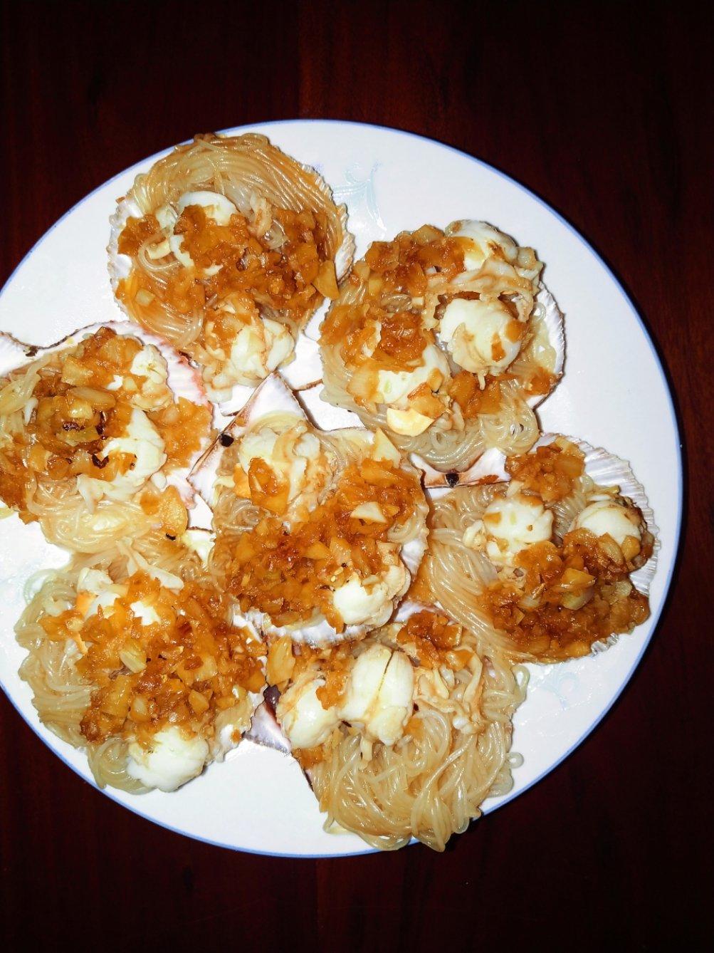 蒜蓉粉丝蒸扇贝粉丝入味有诀窍