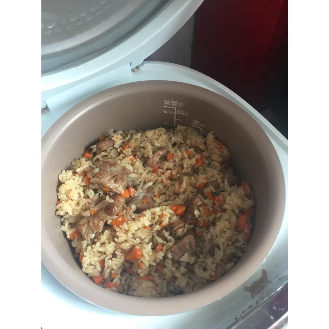 喷香排骨焖饭（爆好吃）