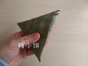 【杂粮咸菜黄米粽子】三角形粽的做法 步骤10