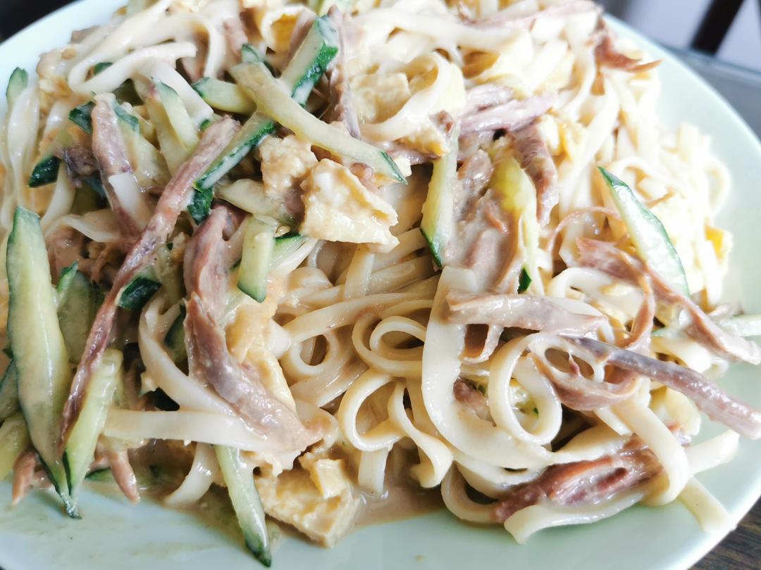 鸡丝凉面