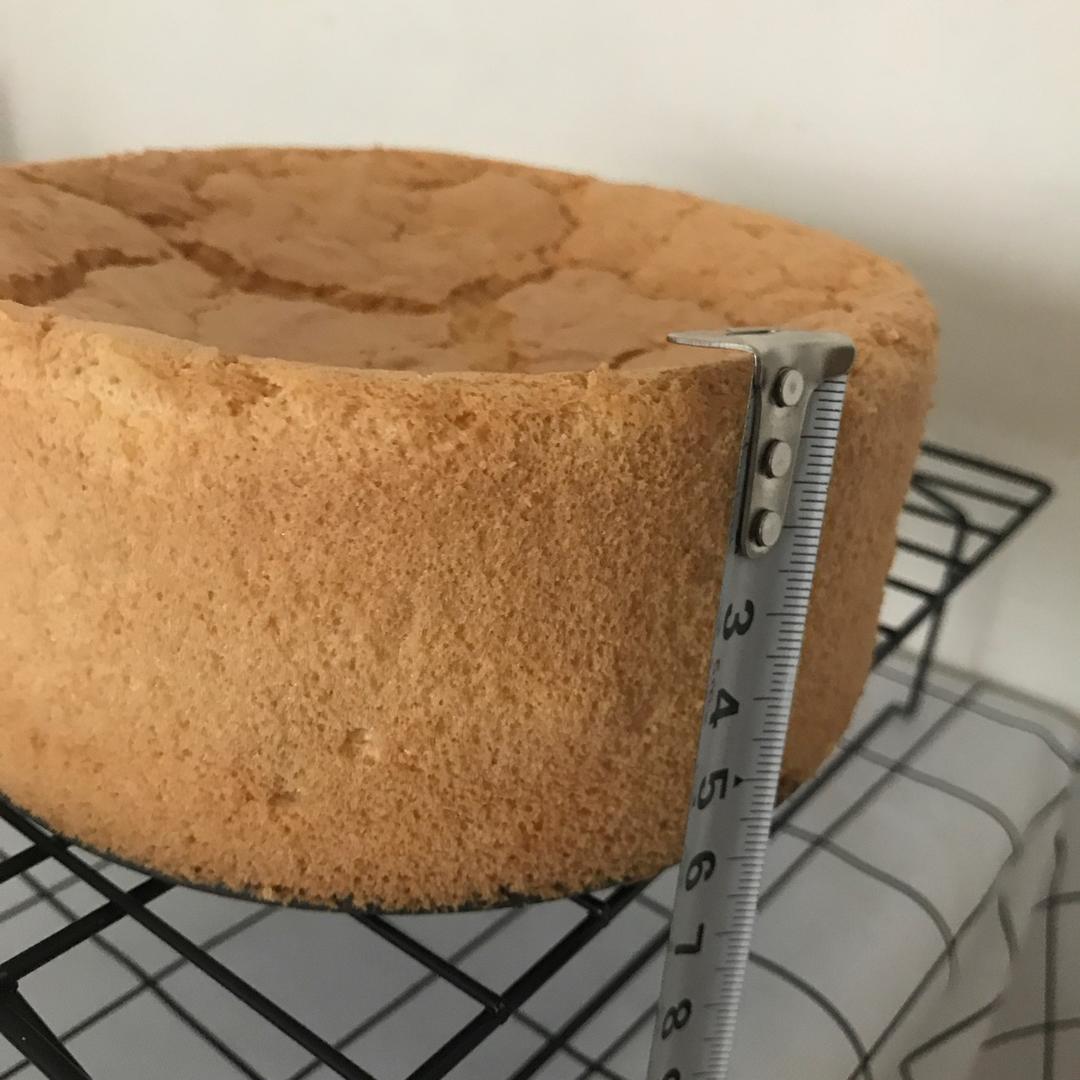 超简单完美戚风蛋糕（6寸2蛋）附打发、翻拌、脱模视频