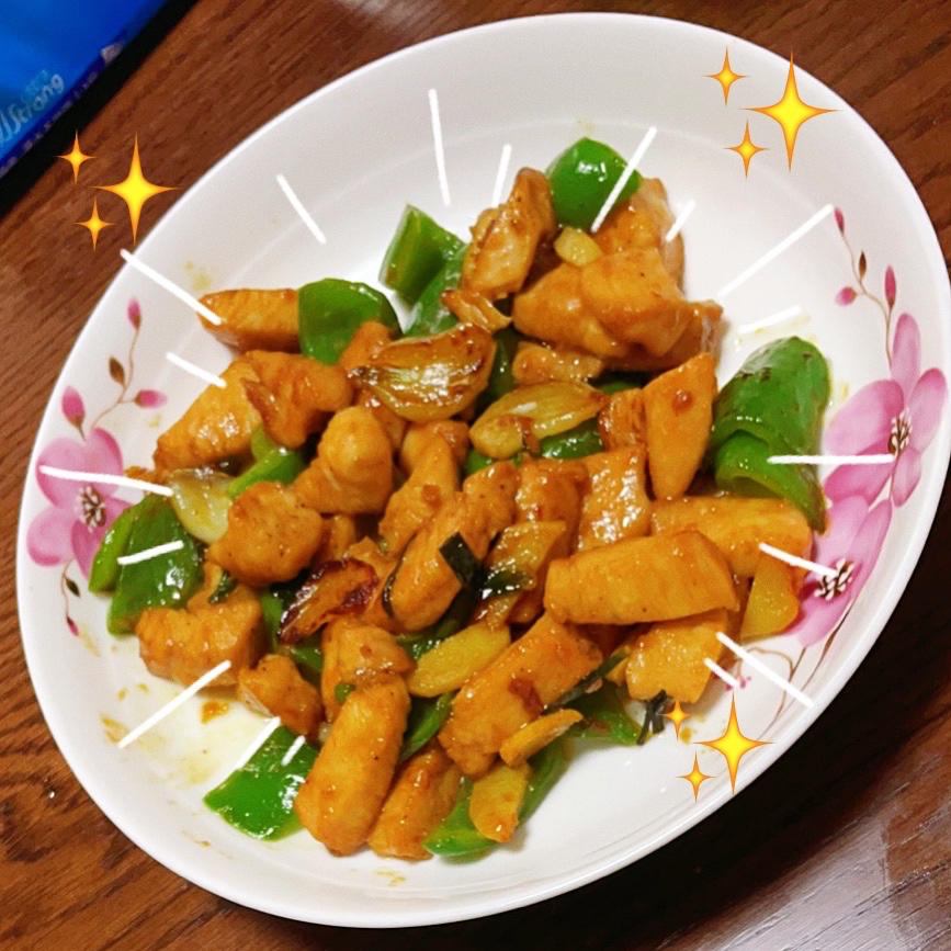 嫩嫩的鸡胸肉炒青椒