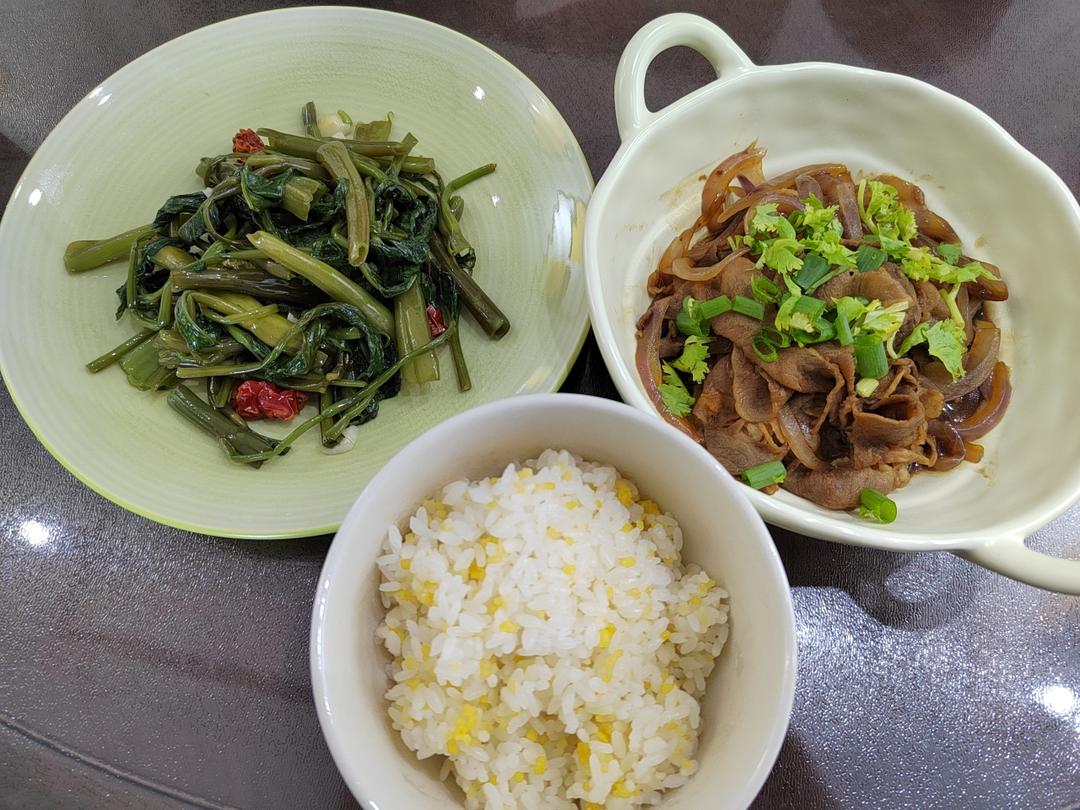 好吃到舔盘的秘制洋葱炒肥牛卷！拌饭巨香