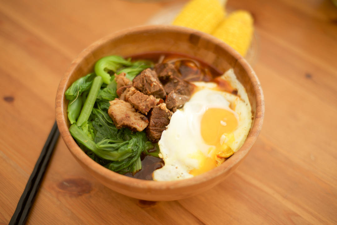 红油香辣牛肉米线