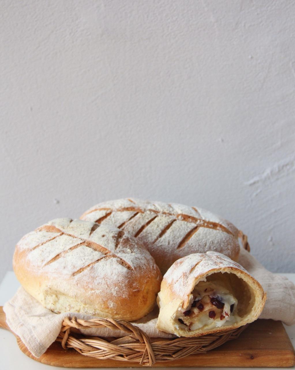 红豆/肉松麻薯软欧面包+石榴茶【曼食慢语】